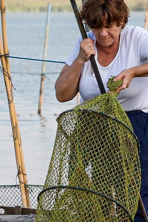 dones pescadores
